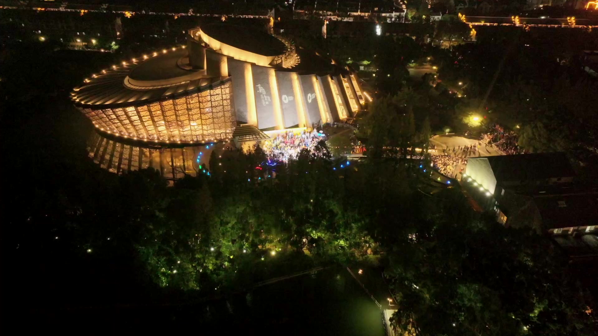 [Weekend Escape] Wuzhen Turns Into a Giant Stage, Just 90 Minutes From Shanghai